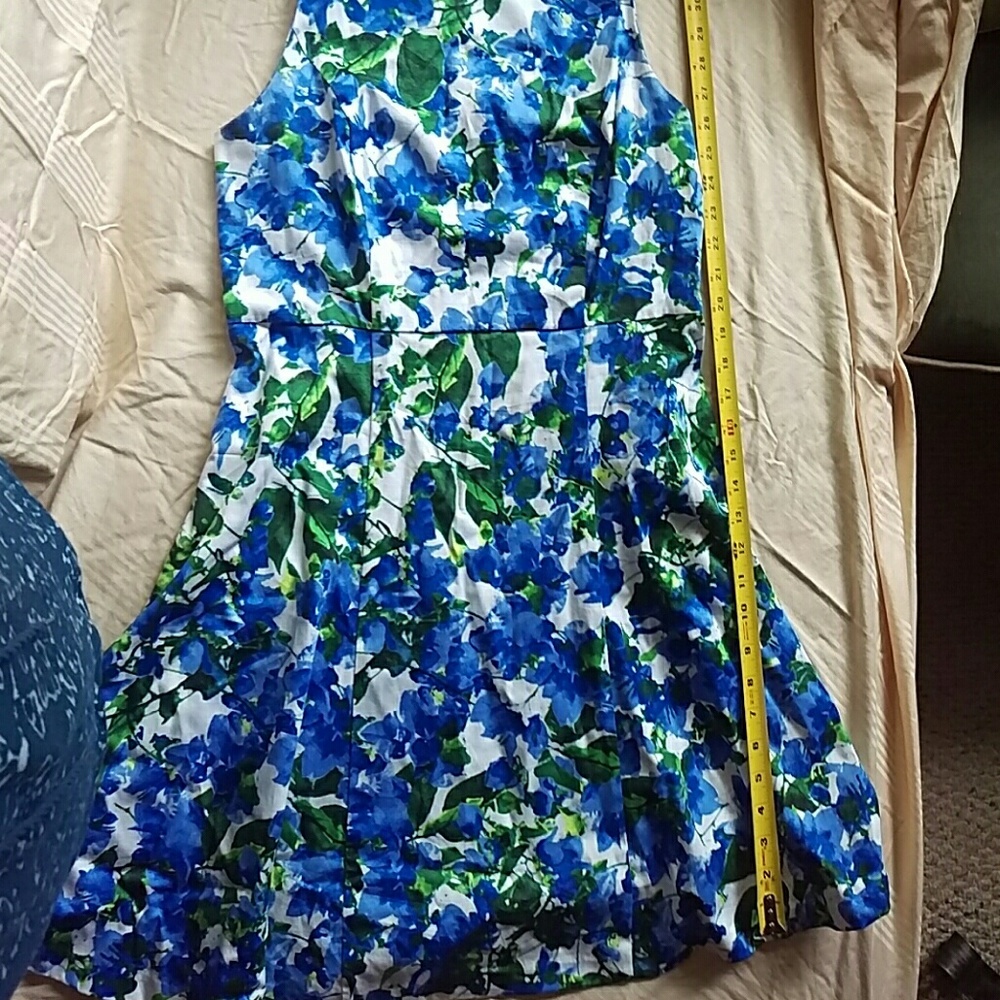 Sleeveless dress